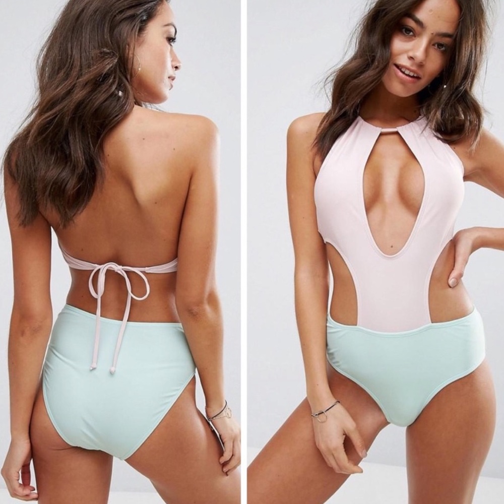 Key hole one piece swimsuit